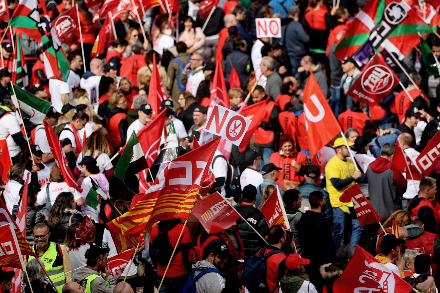 Espagne: des milliers de personnes dans la rue pour réclamer des hausses de salaire