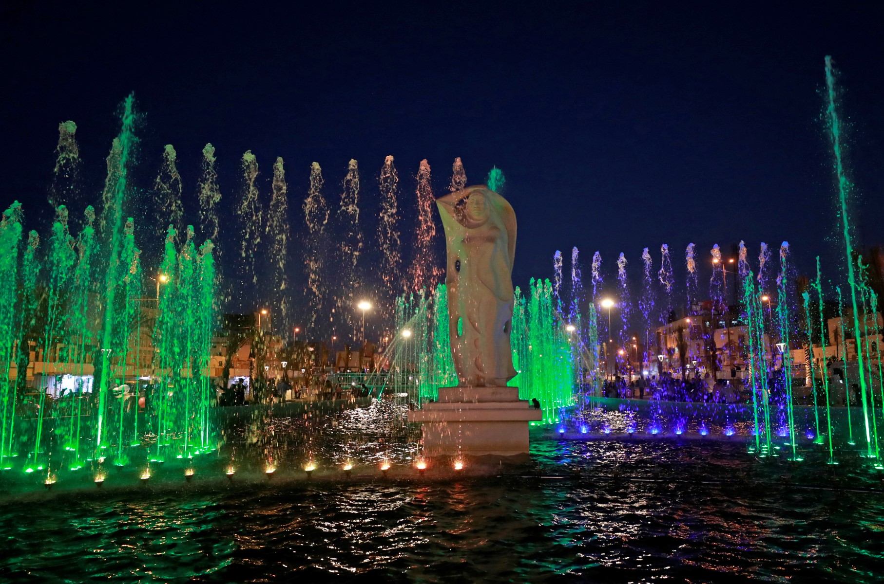 La place Tahrir à Bagdad, de coeur de la révolte à promenade fleurie