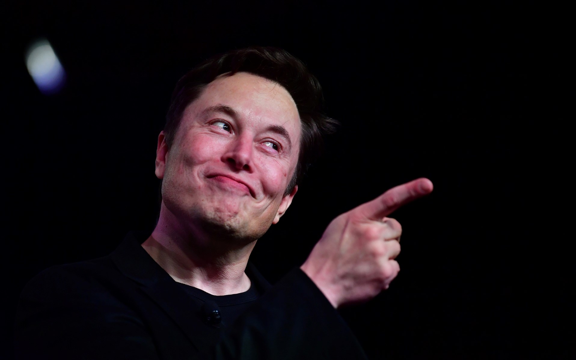 Elon Musk défend ses projets pour donner le «pouvoir au peuple» sur Twitter
