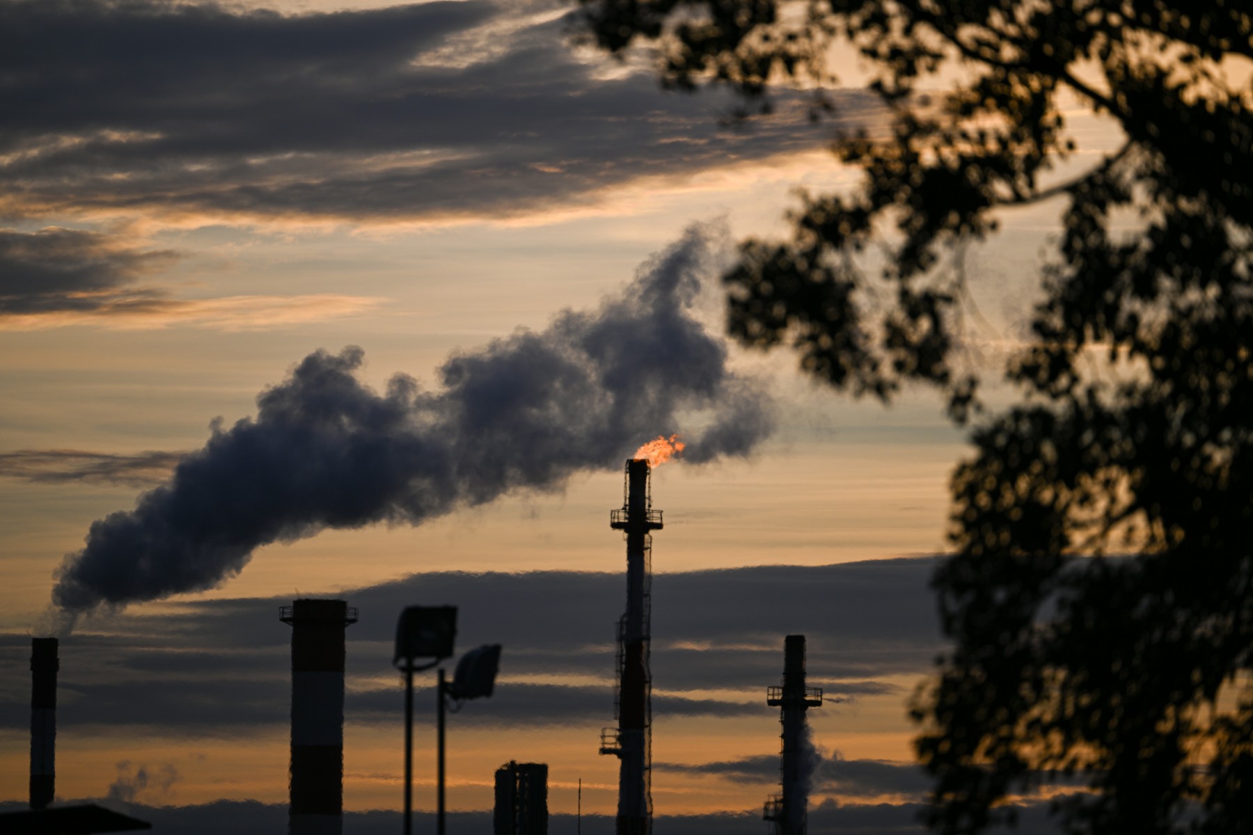 Climat: La droite veut un meilleur contrôle des engagements de la France