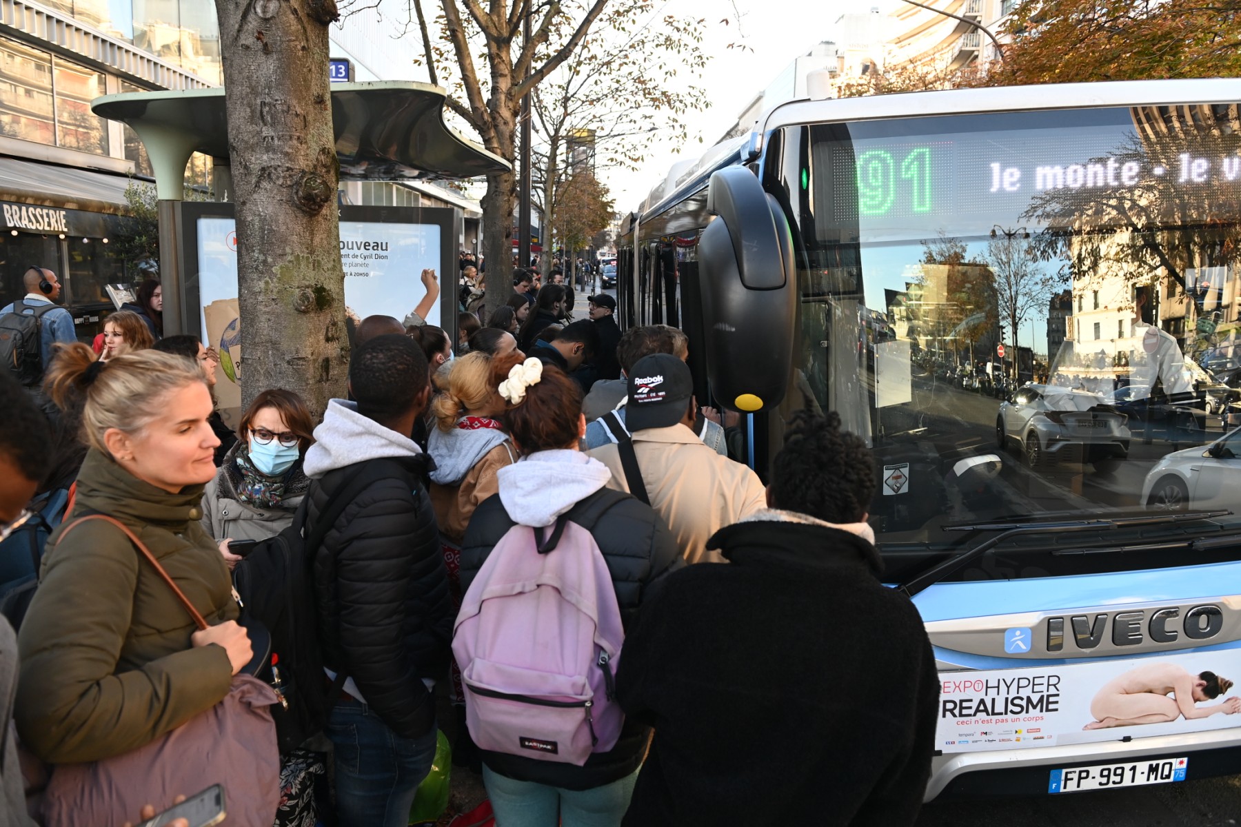 France: une grève perturbe fortement le métro parisien, mais pas de cohue
