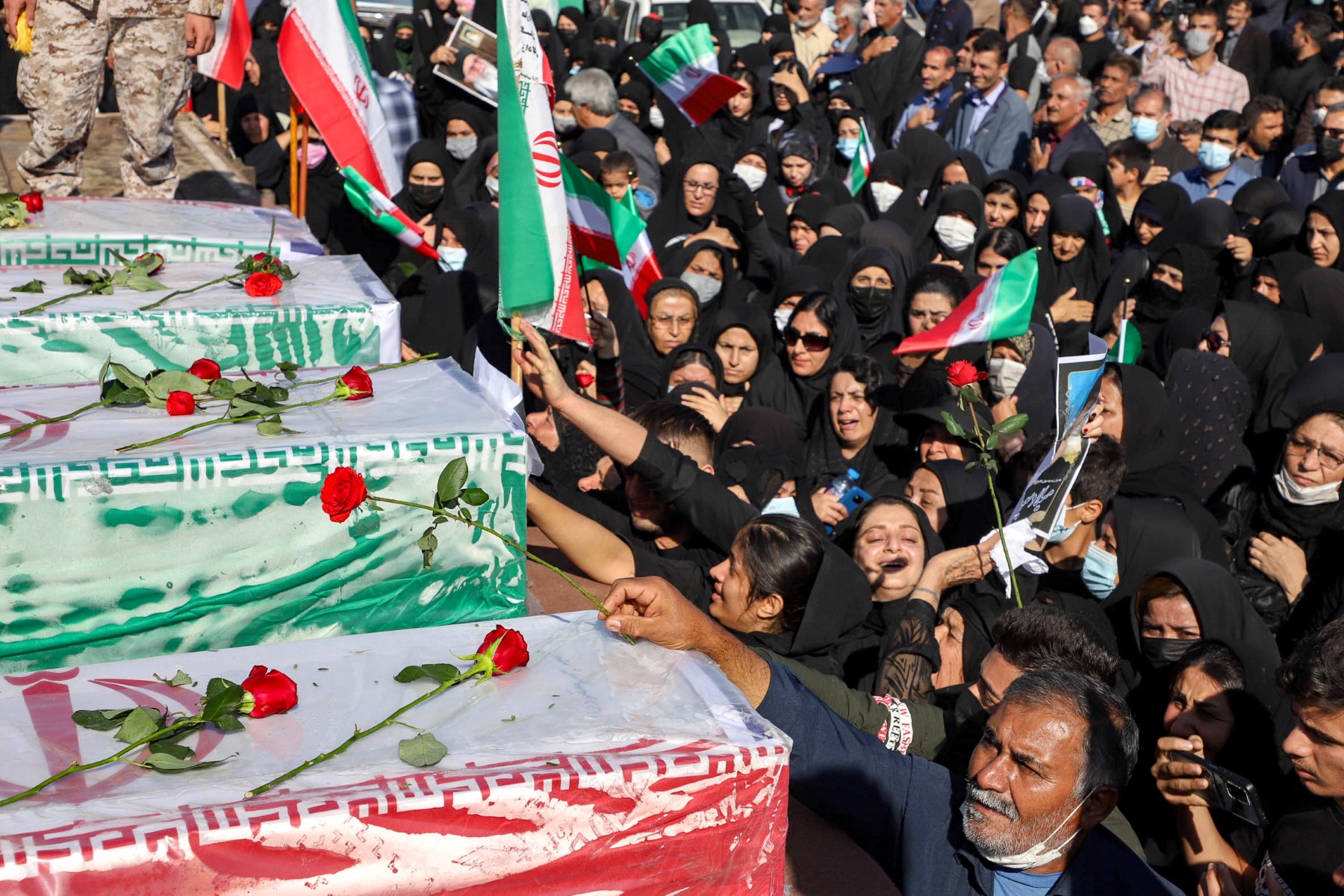 Iran: nouvelles protestations antirégime lors de funérailles de manifestants