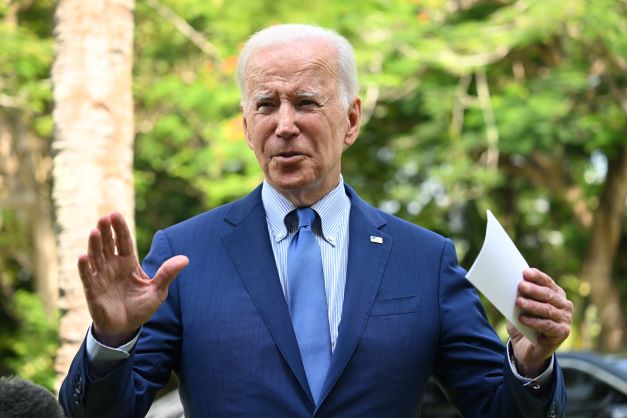 Biden prolonge encore le moratoire sur la dette étudiante des Américains
