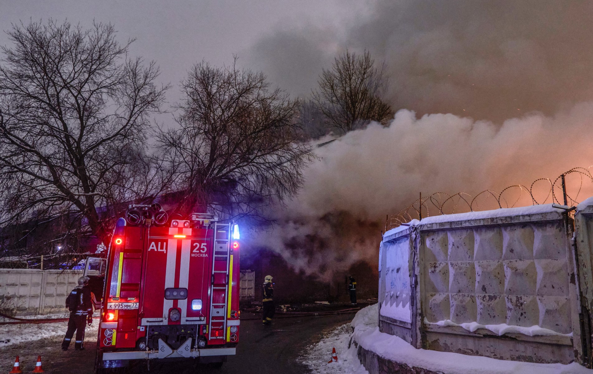 Un important incendie dans le centre de Moscou, près de trois gares ferroviaires