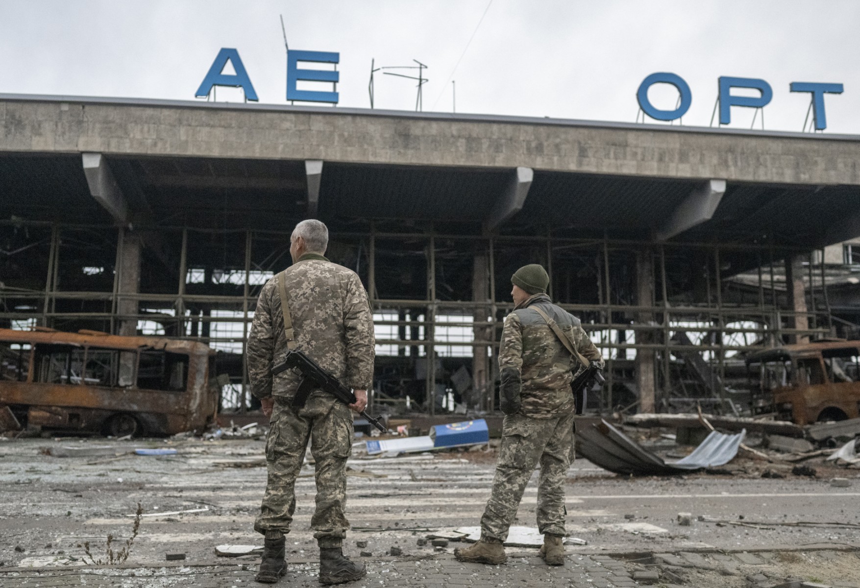 «Ils vont commencer à bombarder»: à Kherson, des habitants redoutent la colère russe