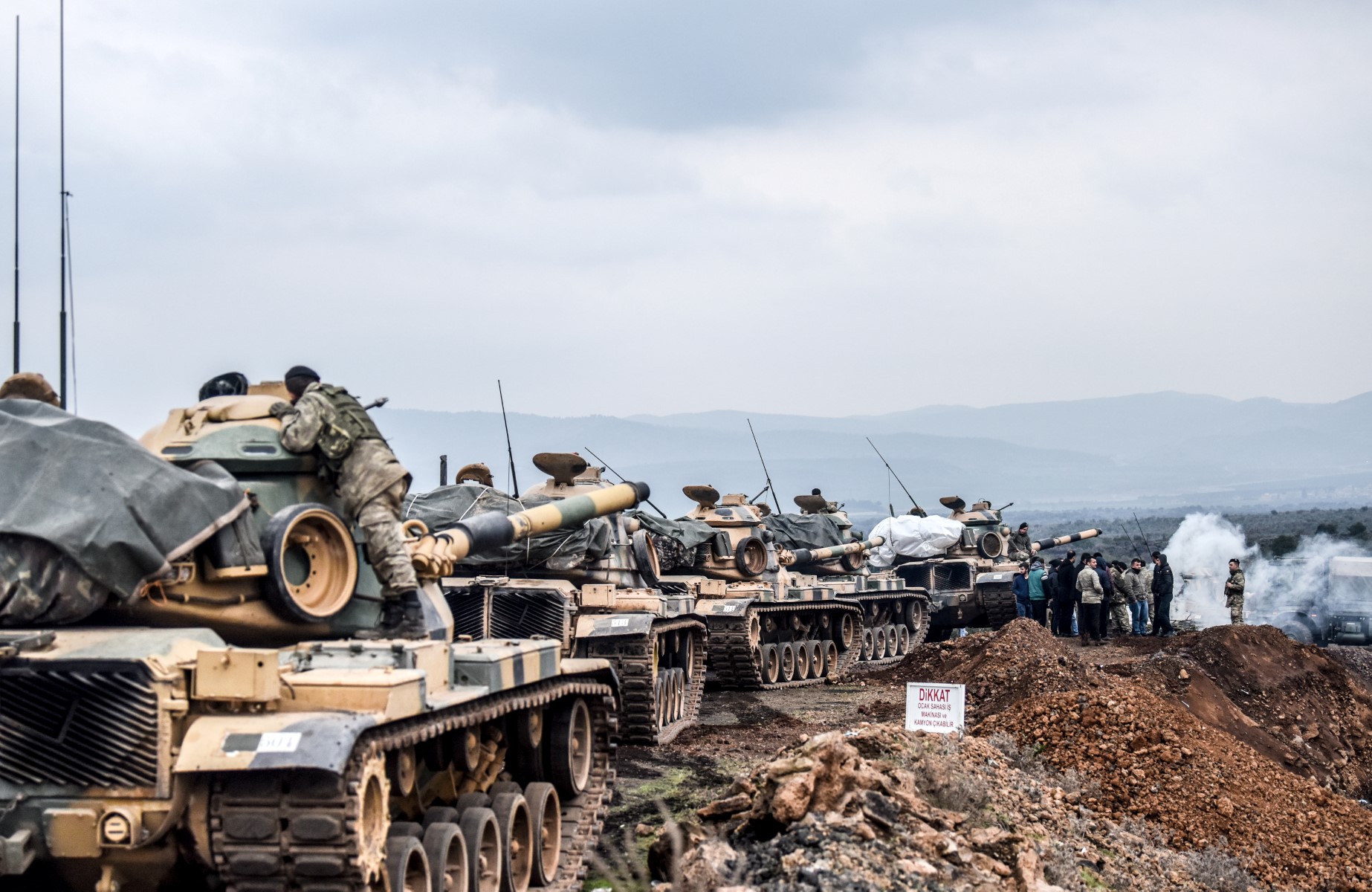 Syrie: Erdogan prêt à envoyer ses troupes, les Kurdes préparent leur riposte