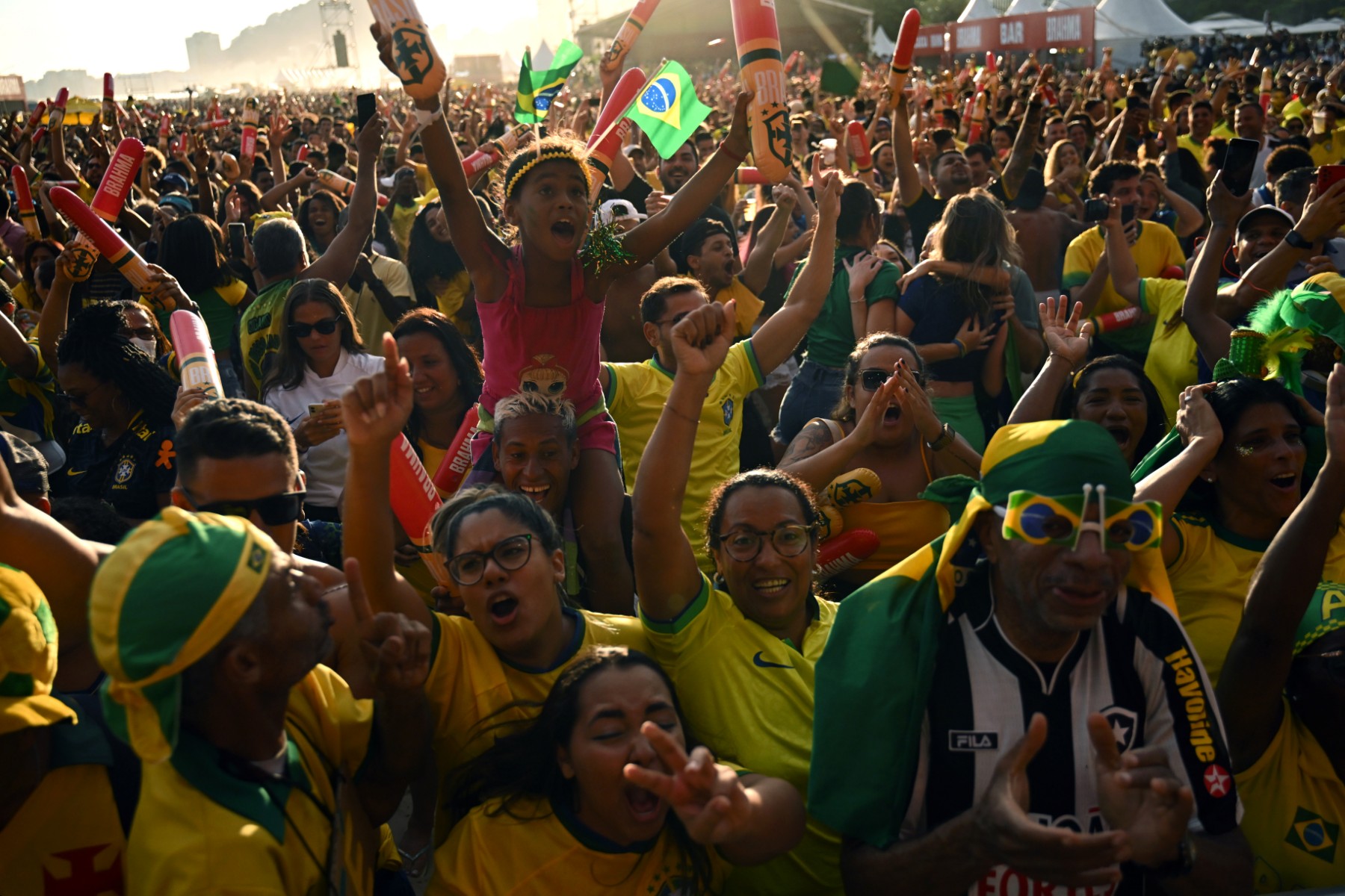 Le Brésil se fige pour le Mondial et commence à rêver à son « hexa »