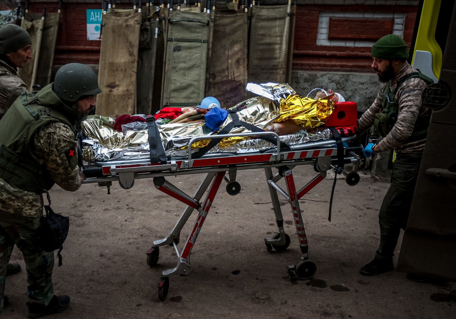 «Toujours peur»: à Bakhmout, des ambulanciers au coeur de l'«abattoir» de l'est de l'Ukraine