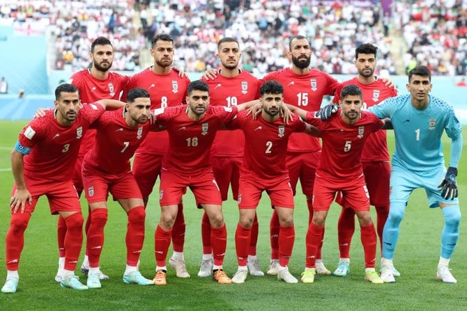 Mondial: Les onze joueurs iraniens s'abstiennent de chanter leur hymne