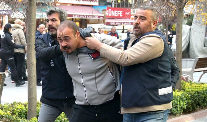 Les Kurdes, peuple sans Etat bombardé par l'Iran et la Turquie
