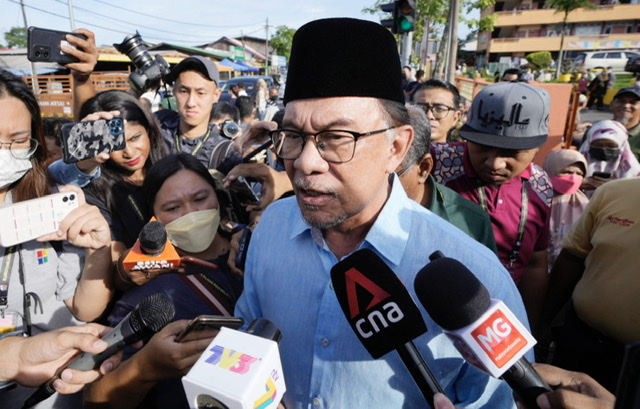 Législatives en Malaisie: La coalition d'opposition d'Anwar Ibrahim revendique de former le gouvernement