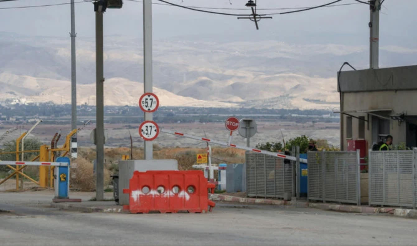 Les Palestiniens victimes de la décision d'Israël de limiter les horaires d'ouverture du pont d'Allenby