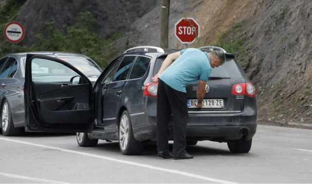 Kosovo: Situation calme après le report provisoire d'une décision controversée
