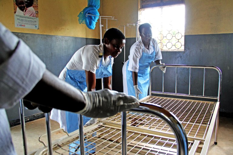 Ouganda: la fin de l'année scolaire avancée pour éviter les infections d'Ebola