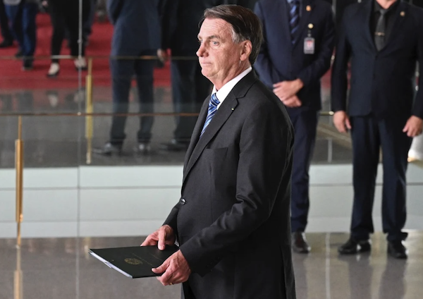 AFP, Carl de Souza