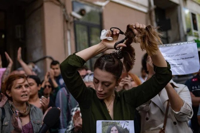 Iran: La répression des manifestations a fait au moins 448 morts selon une ONG