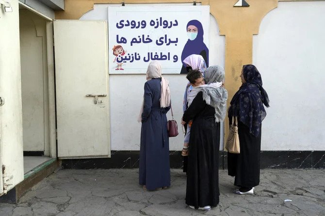 Afghanistan: le chef des talibans ordonne une application stricte de la loi islamique