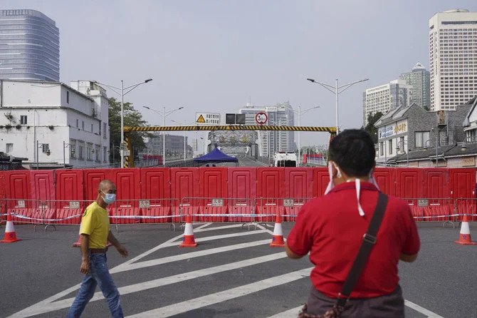 Covid en Chine: des habitants se révoltent contre un confinement