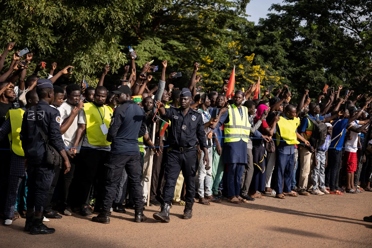 Burkina: le gouvernement appelle au »calme et à la retenue» après une manifestation anti-France