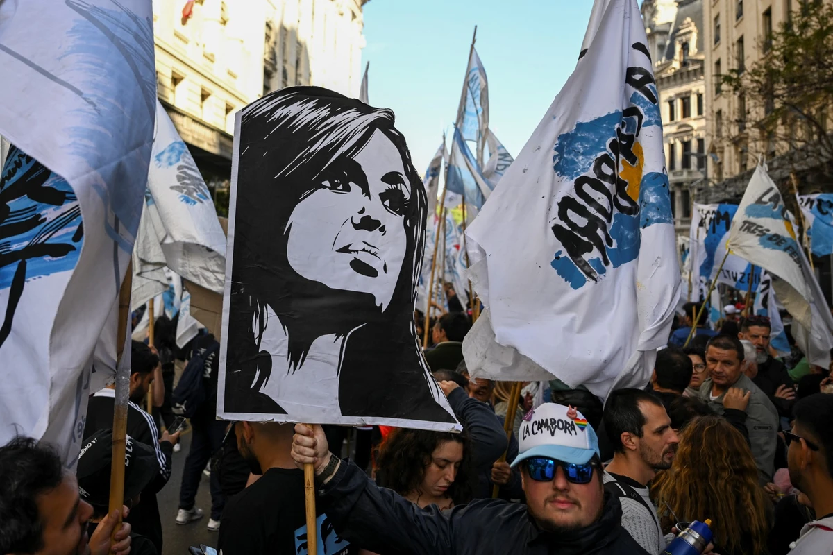 Attentat Kirchner: Une des quatre inculpés remise en liberté