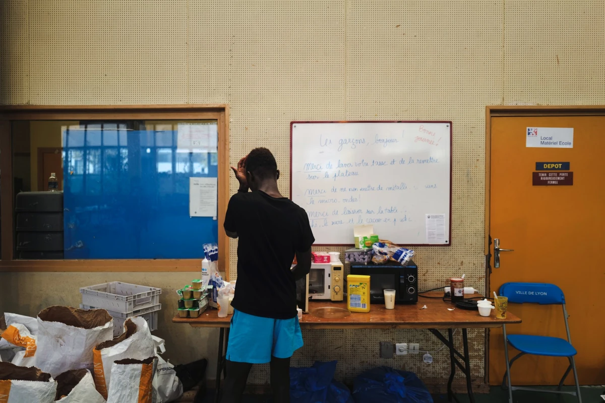 France: la précarité des jeunes migrants en quête d'un sésame de minorité