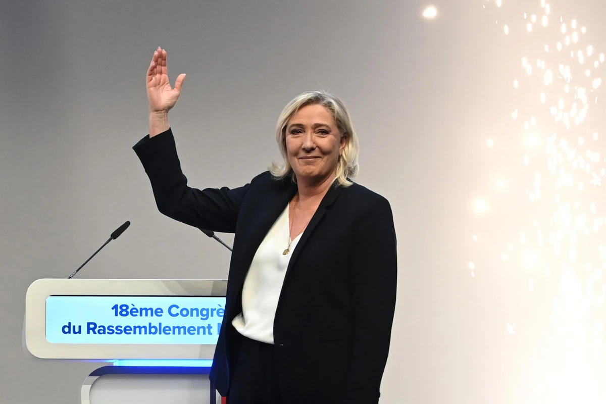 Le Pen défend le patriotisme économique, dénonce des directives européennes «stupides»