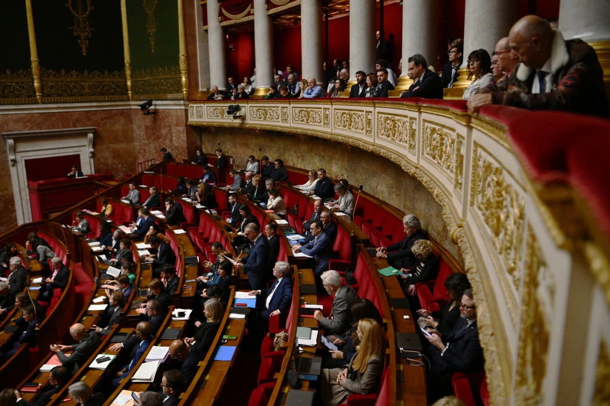 Immigration: les députés LR veulent des centres fermés au Maghreb