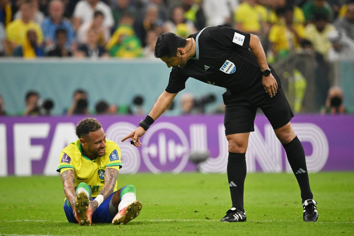 Mondial: Neymar souffre d'une entorse à la cheville droite, examens à venir