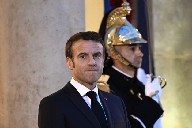 Dissonances au gouvernement, Macron recadre