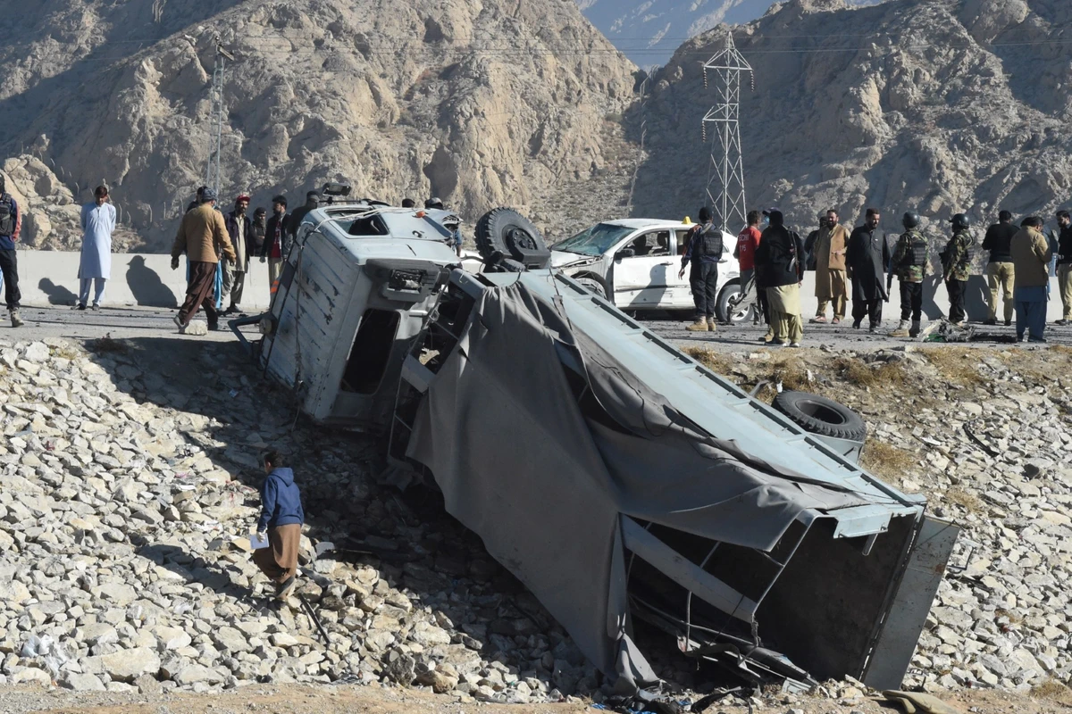 Pakistan: au moins quatre morts et 27 blessés dans un attentat suicide revendiqué par les talibans