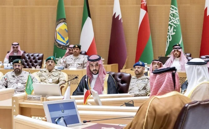 Le prince Khaled préside la réunion des ministres de la Défense du CCG à Riyad
