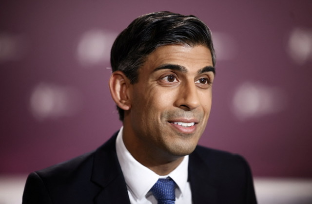 Rishi Sunak compte sur le couronnement de Charles III pour rassembler malgré la crise