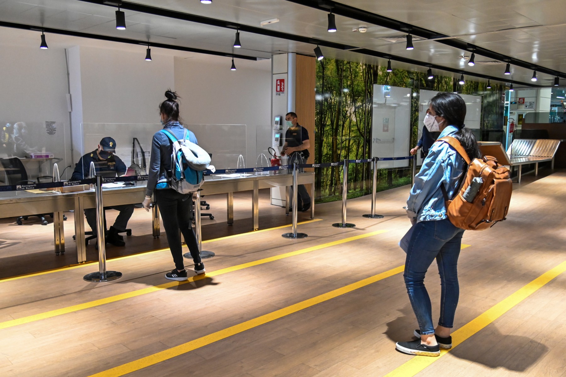 Covid: l'Italie envisage des tests pour les voyageurs venant de Chine