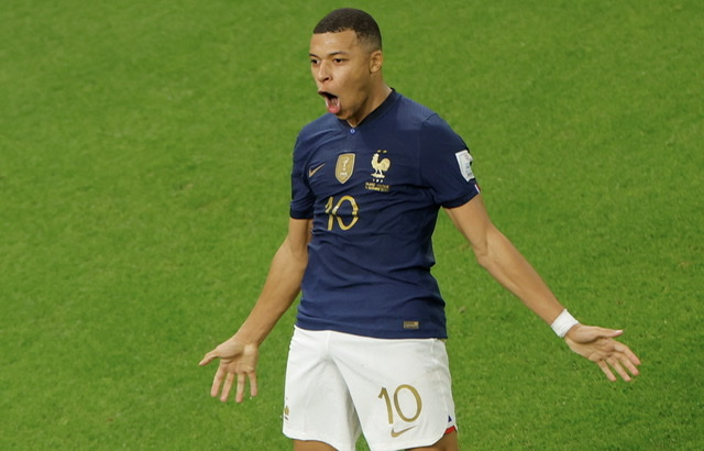 Mondial: La France de Mbappé, arme fatale, attend les Anglais