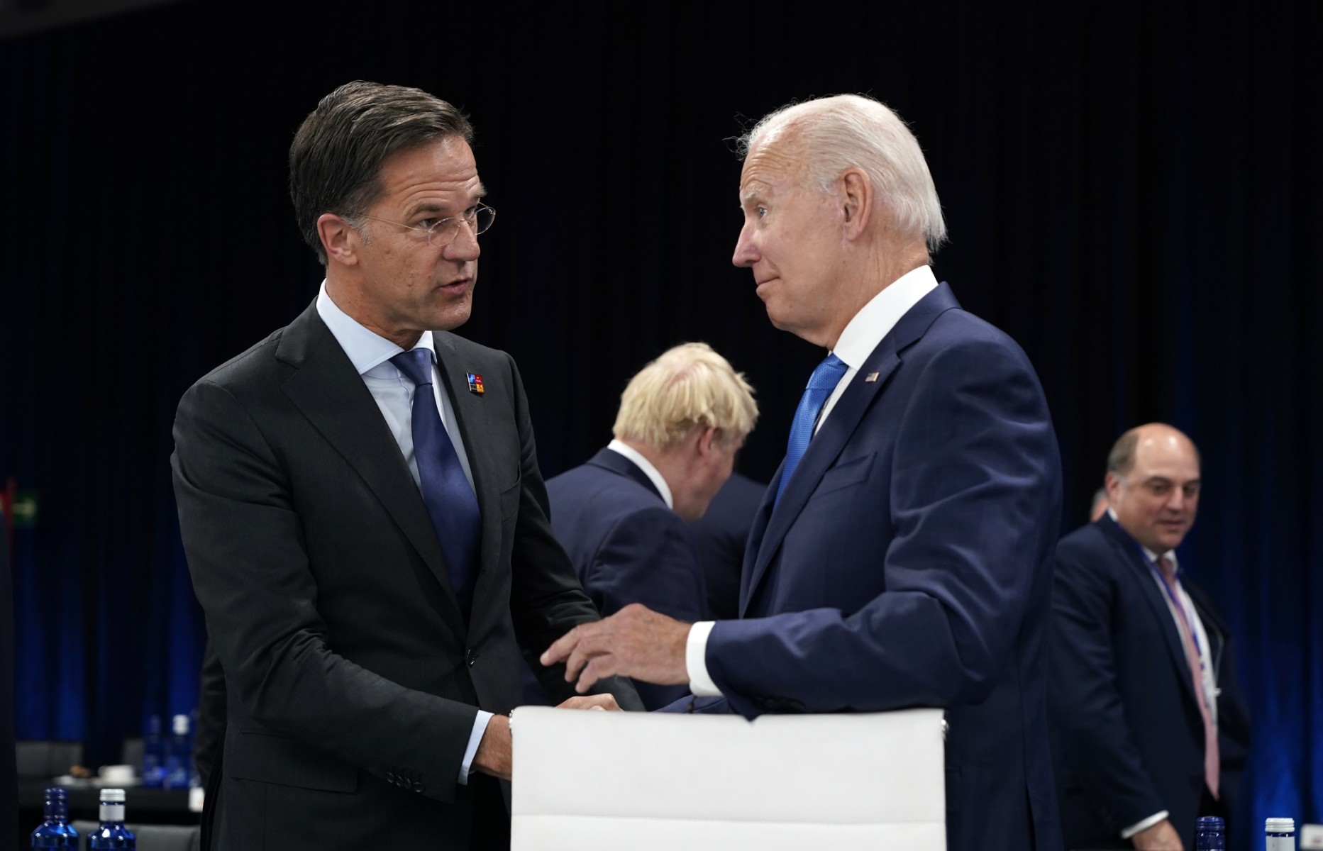 Mondial: Biden et Rutte se taquinent après la défaite américaine face aux Pays-Bas
