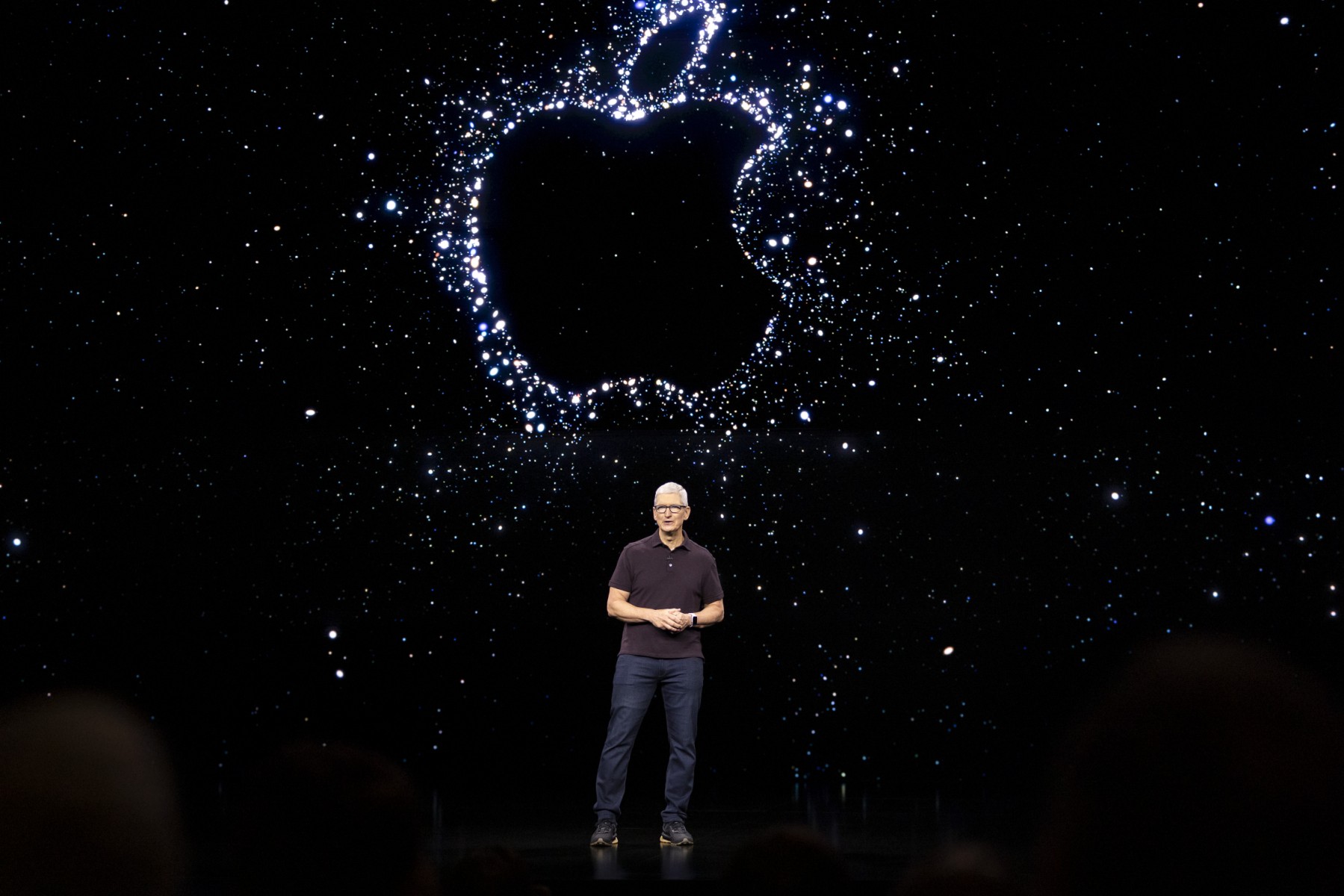 Apple, sous pression croissante, lâche du lest sur l'App Store