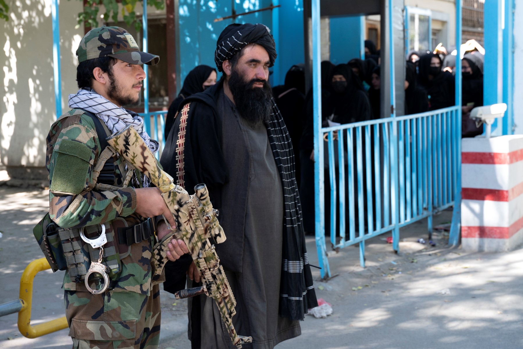 Le G7 somme les talibans de revenir sur l'interdiction des femmes dans les ONG