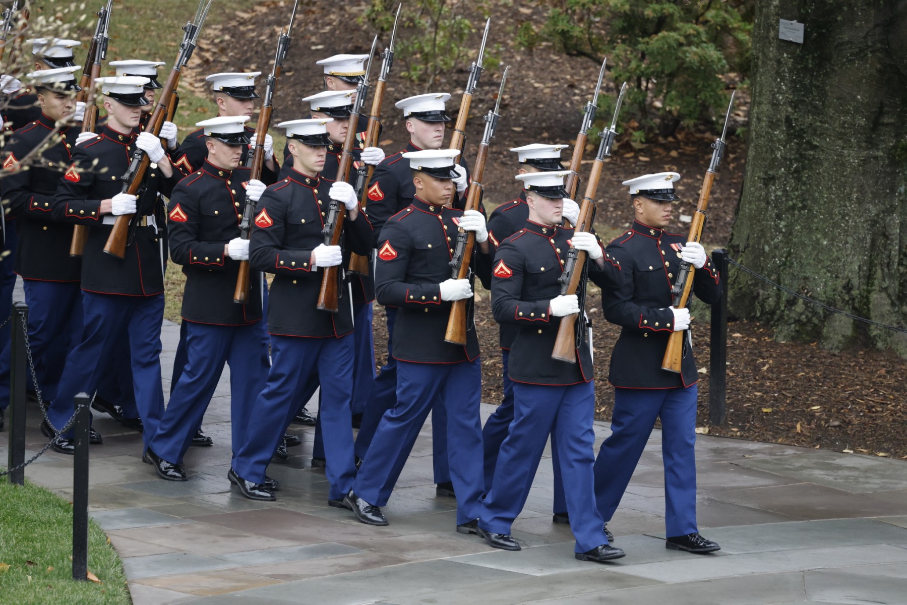 Un juge permet les turbans et barbes des Sikhs chez les Marines américains