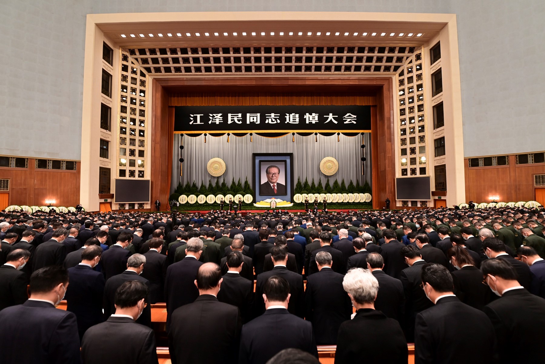 Chine: hommage national et trois minutes de silence pour Jiang Zemin