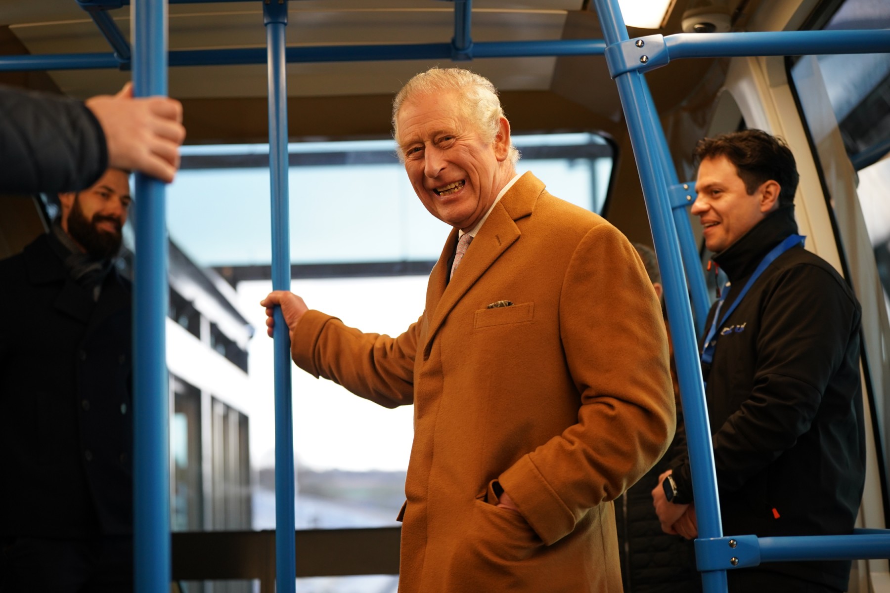 Royaume-Uni: un homme arrêté après le jet d'un oeuf en direction du roi Charles III