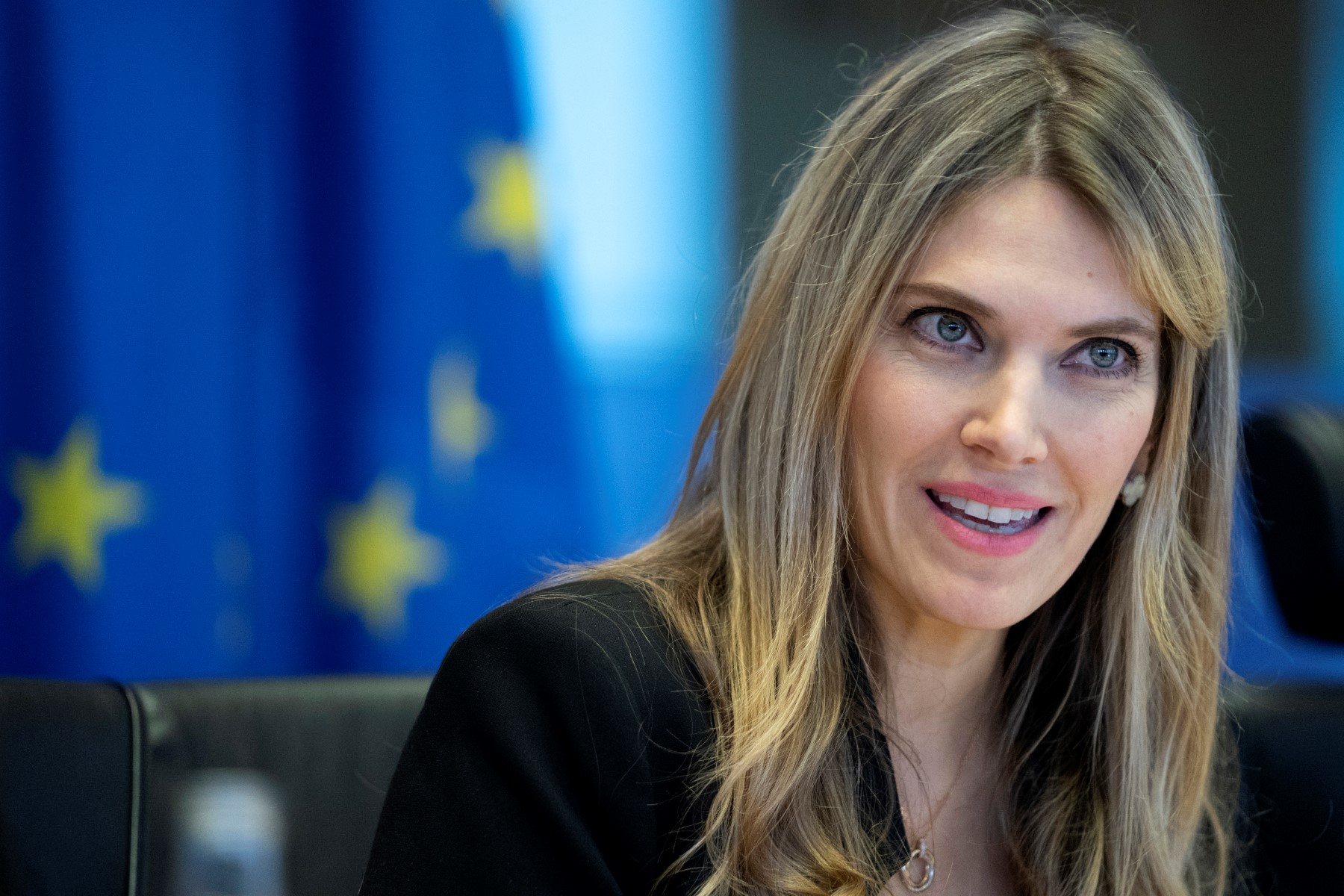 Scandale de corruption: L'eurodéputée grecque Eva Kaili reste en prison
