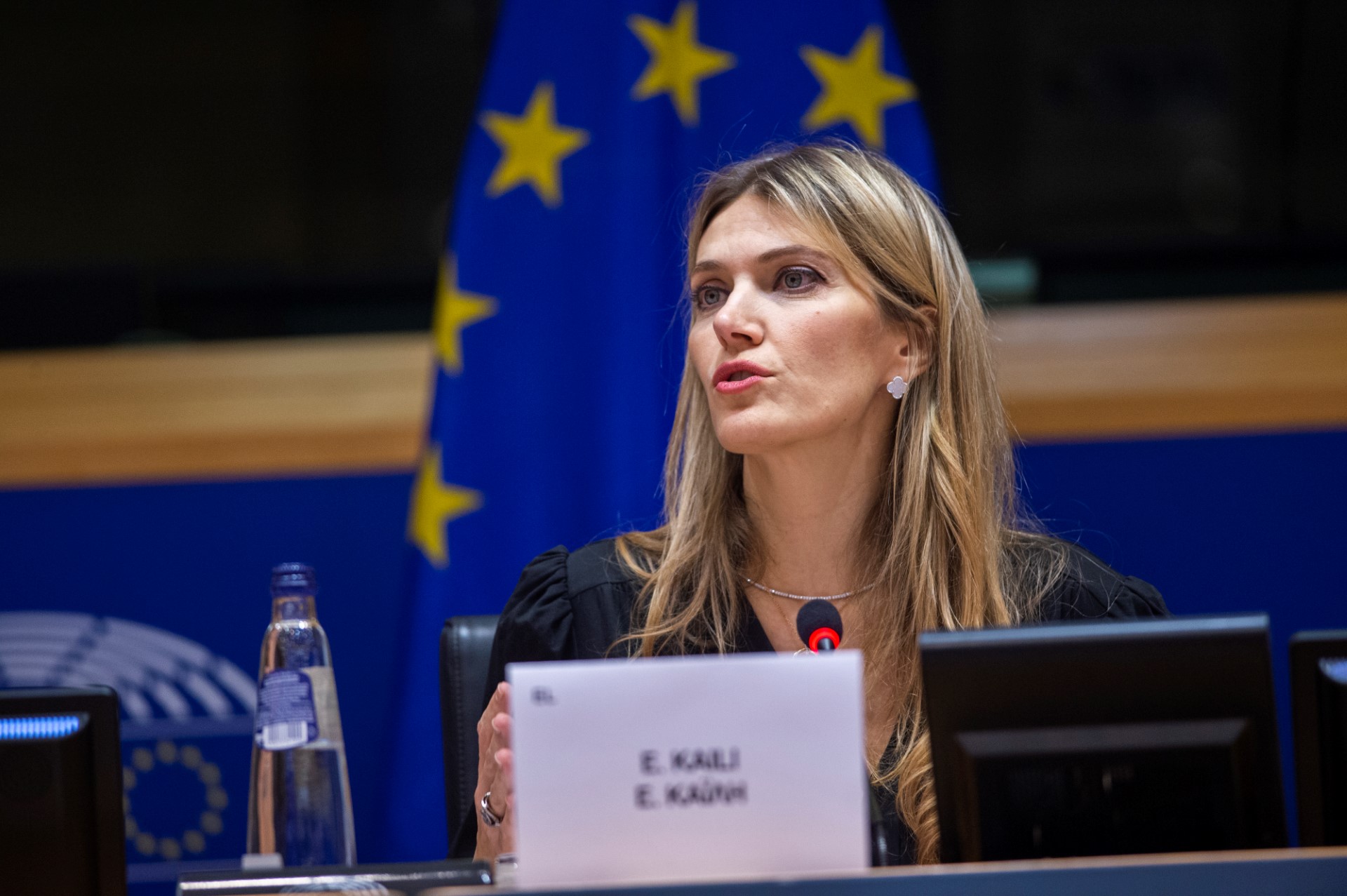Corruption: le Parlement européen retire à Eva Kaili sa fonction de vice-présidente