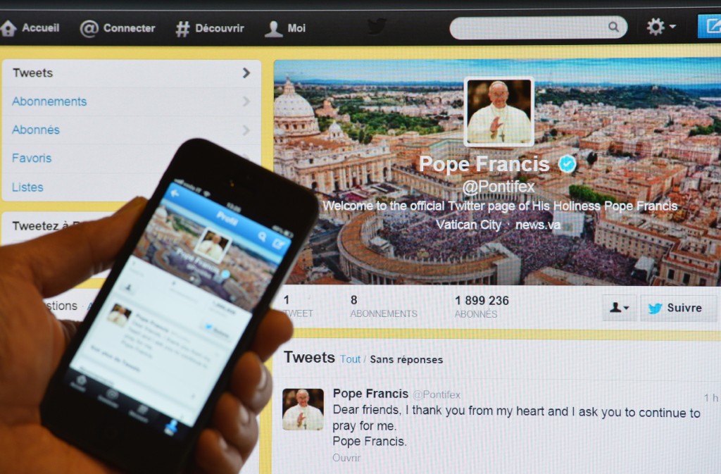 Du latin à l'arabe, le compte Twitter du pape fête ses 10 ans