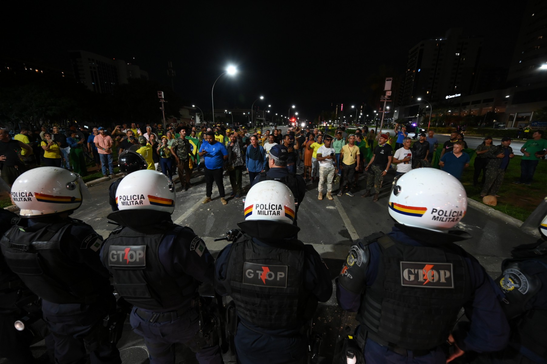 Brésil: affrontements entre police et partisans de Bolsonaro à Brasilia
