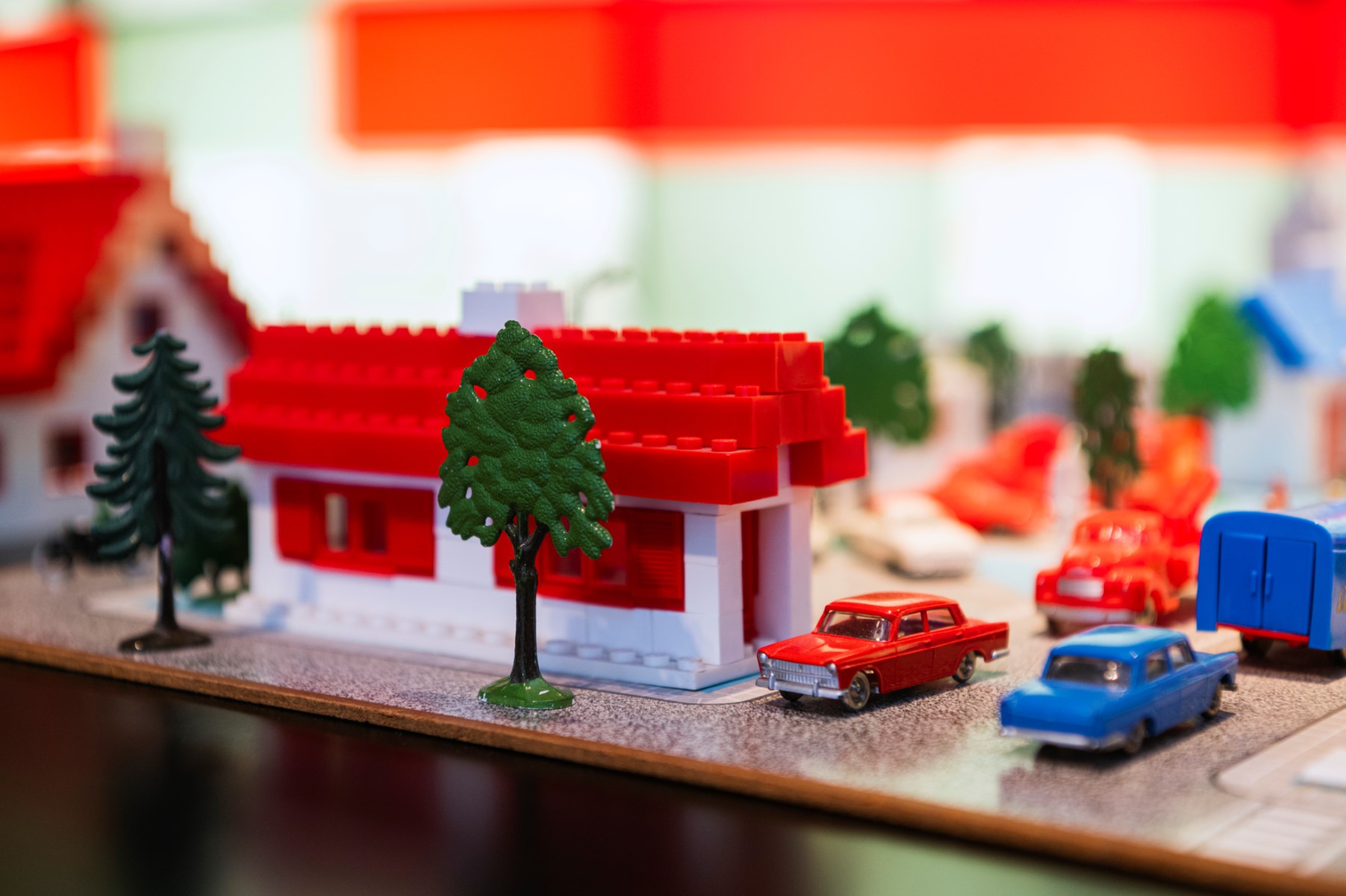Dans une usine Lego, le secret de fabrication des jouets stars de Noël