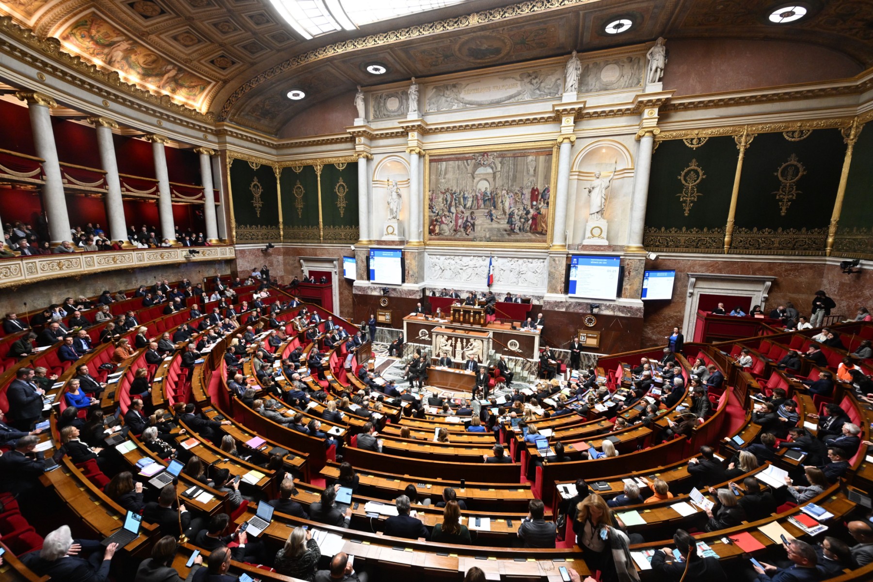 Le budget en passe d'être adopté, après l'automne des 49.3