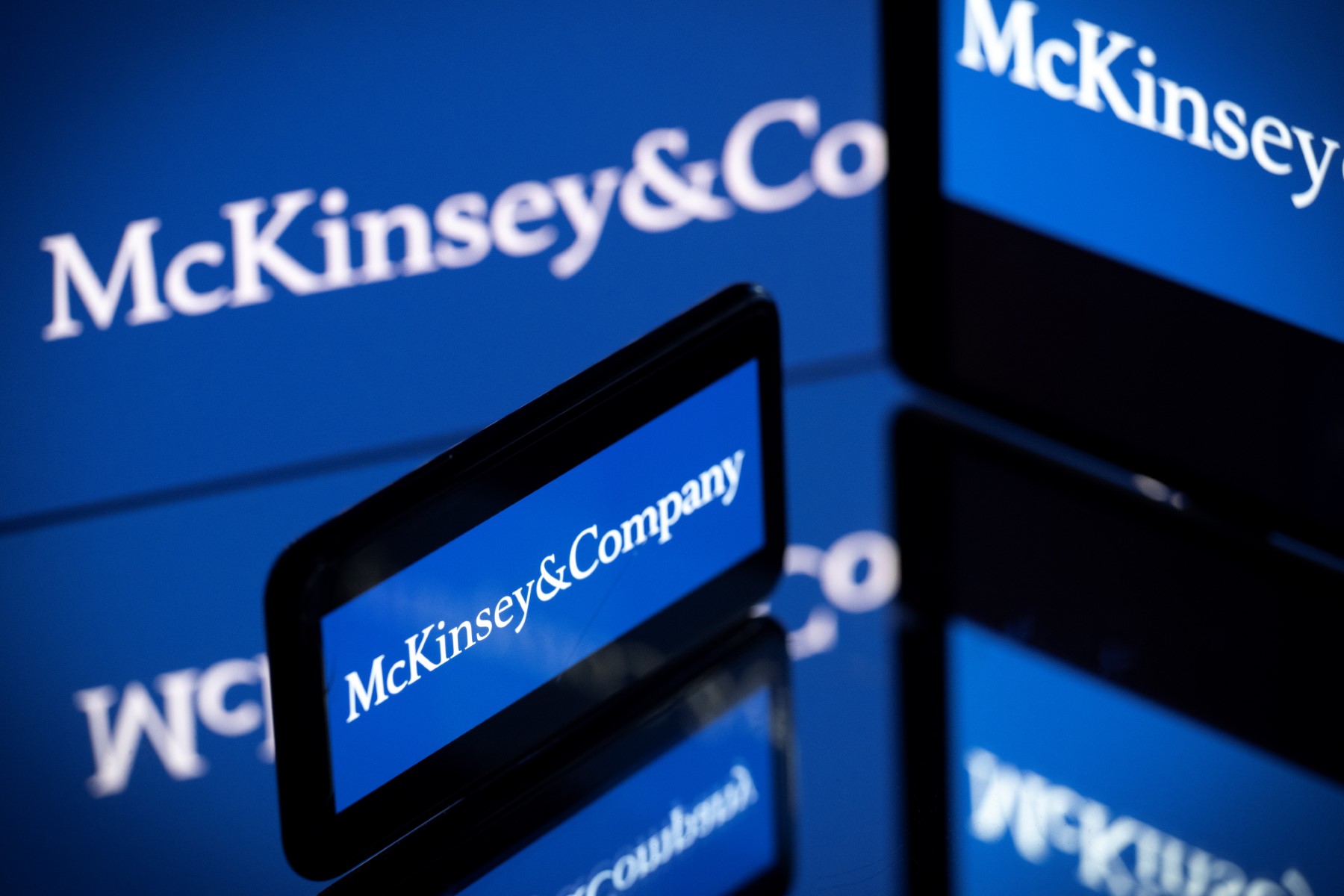France : perquisitions aux sièges de McKinsey et du parti au pouvoir