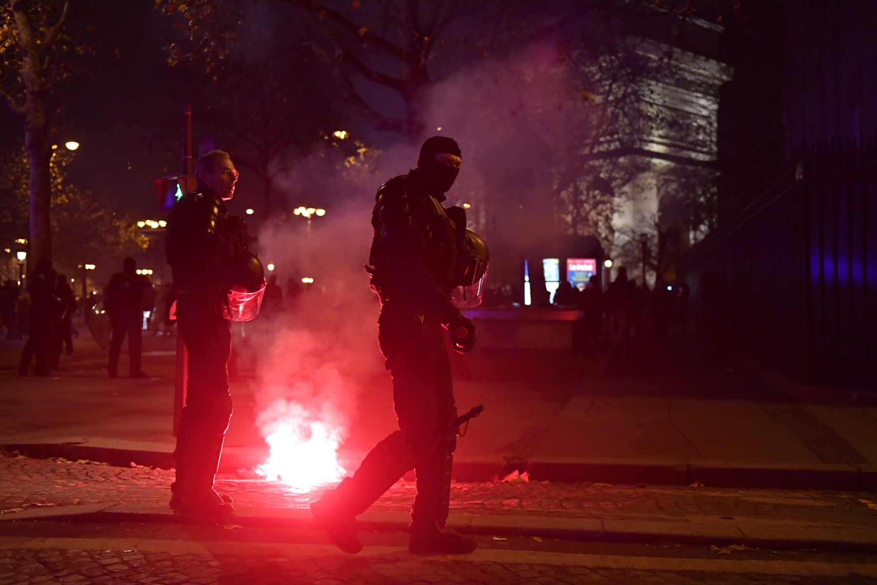 Mondial: 40 proches de l'ultradroite interpellés à Paris pour port d'armes prohibées
