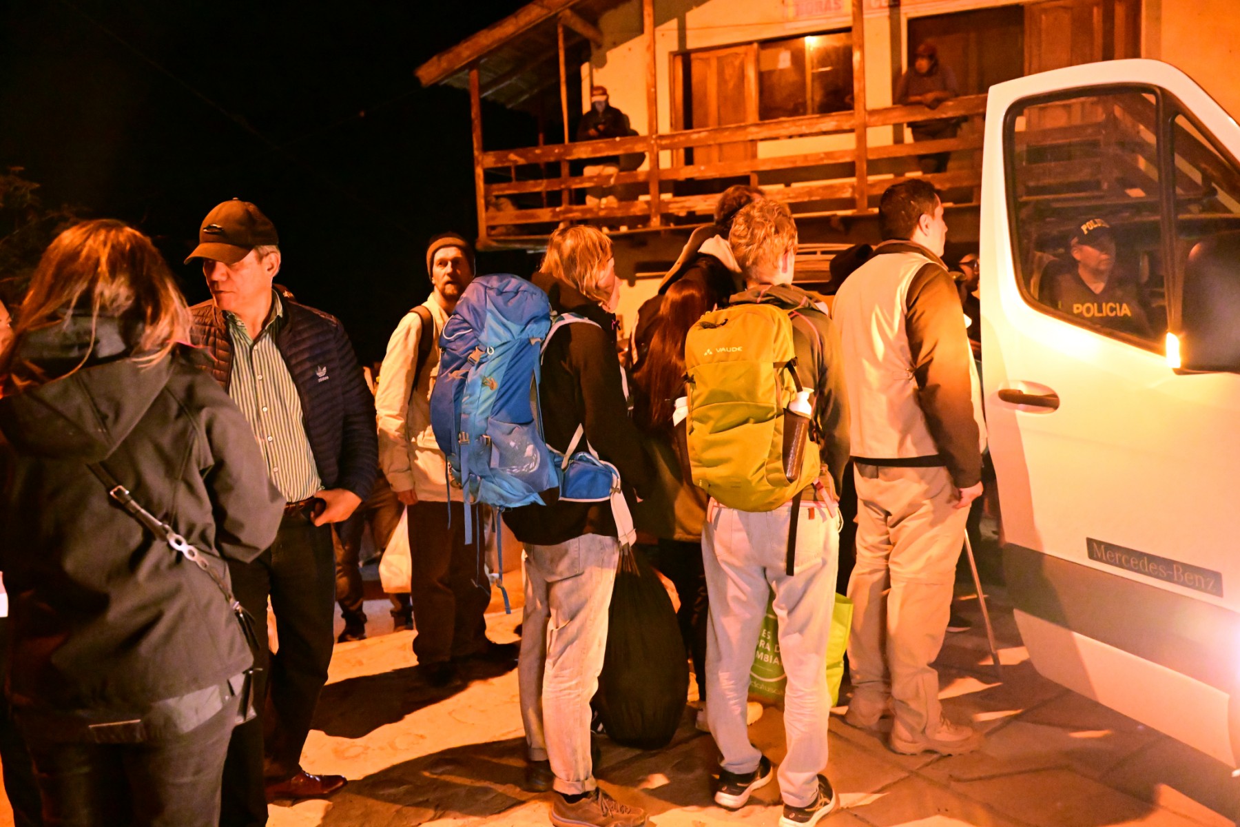 Pérou: la présidente refuse de démissionner, 200 touristes évacués du Machu Picchu