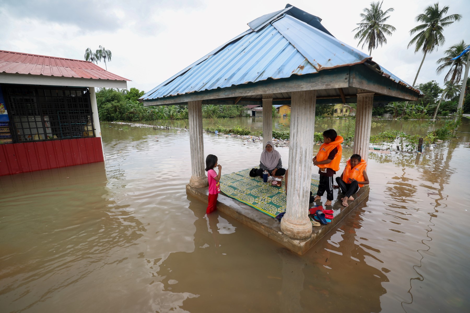 Inondations en Malaisie: au moins 5 morts et plus de 70 000 évacués